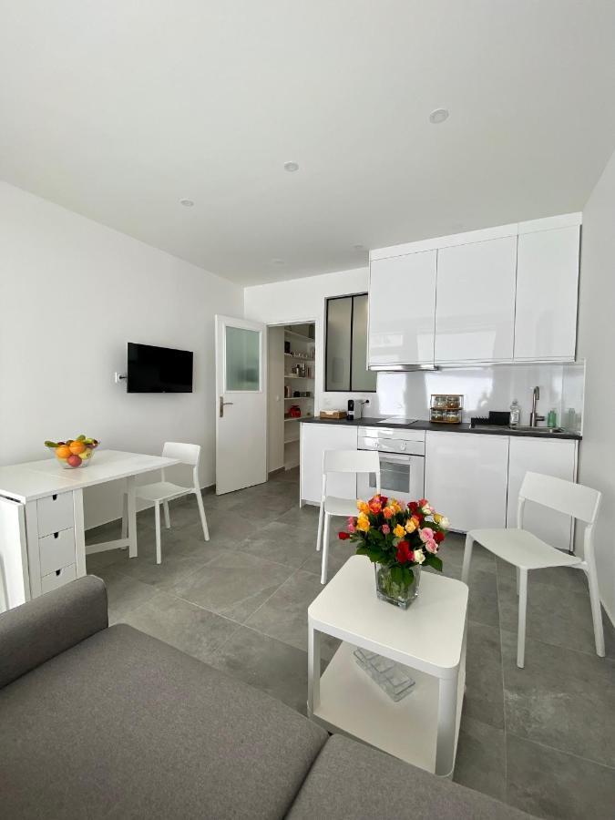 Chez Les Artistes De Menilmontant Apartment Paris Luaran gambar